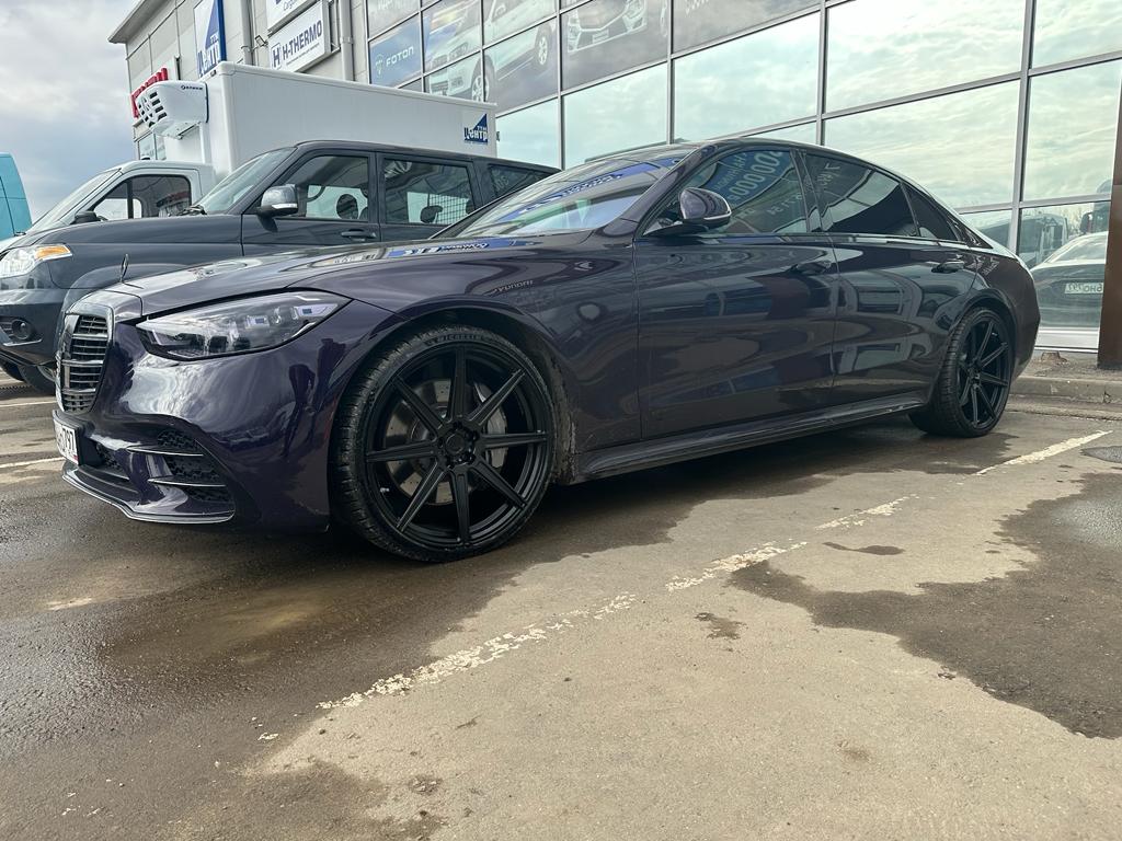 Mercedes S Class W223 на 22" кованых дисках нашего производства фото 2